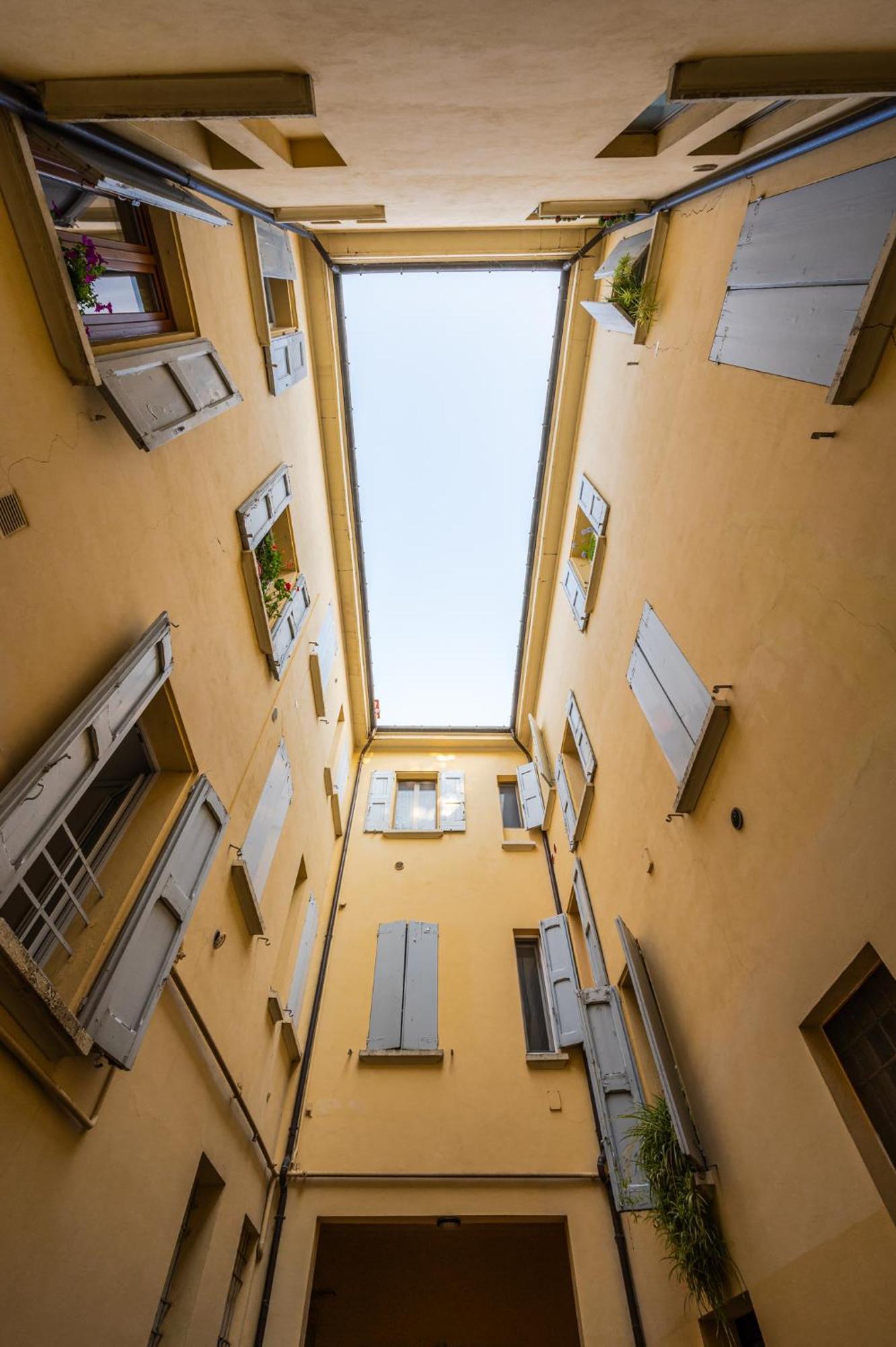 Sui Tetti Di Bologna Centro, Casa Dei Colori Lägenhet Exteriör bild